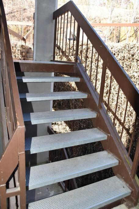 شقة Cozy Mountain Getaway! Mountain Views! 2 Bed, 2 Bath, Sleeps 6 جاتلينبرج المظهر الخارجي الصورة